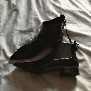 SOLD ON DEPOP NWT pointed black booties